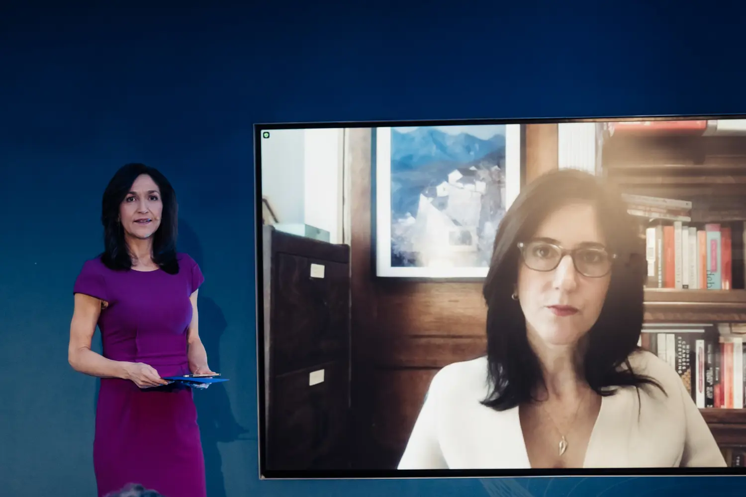 Rana Foroohar på en skjerm