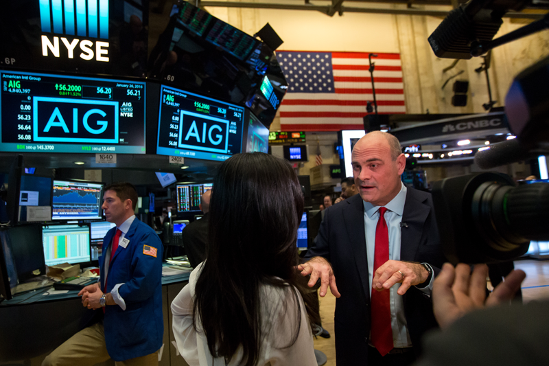 Administrerende direktør i AIG Peter Hancock blir intervjuet på New York børsen